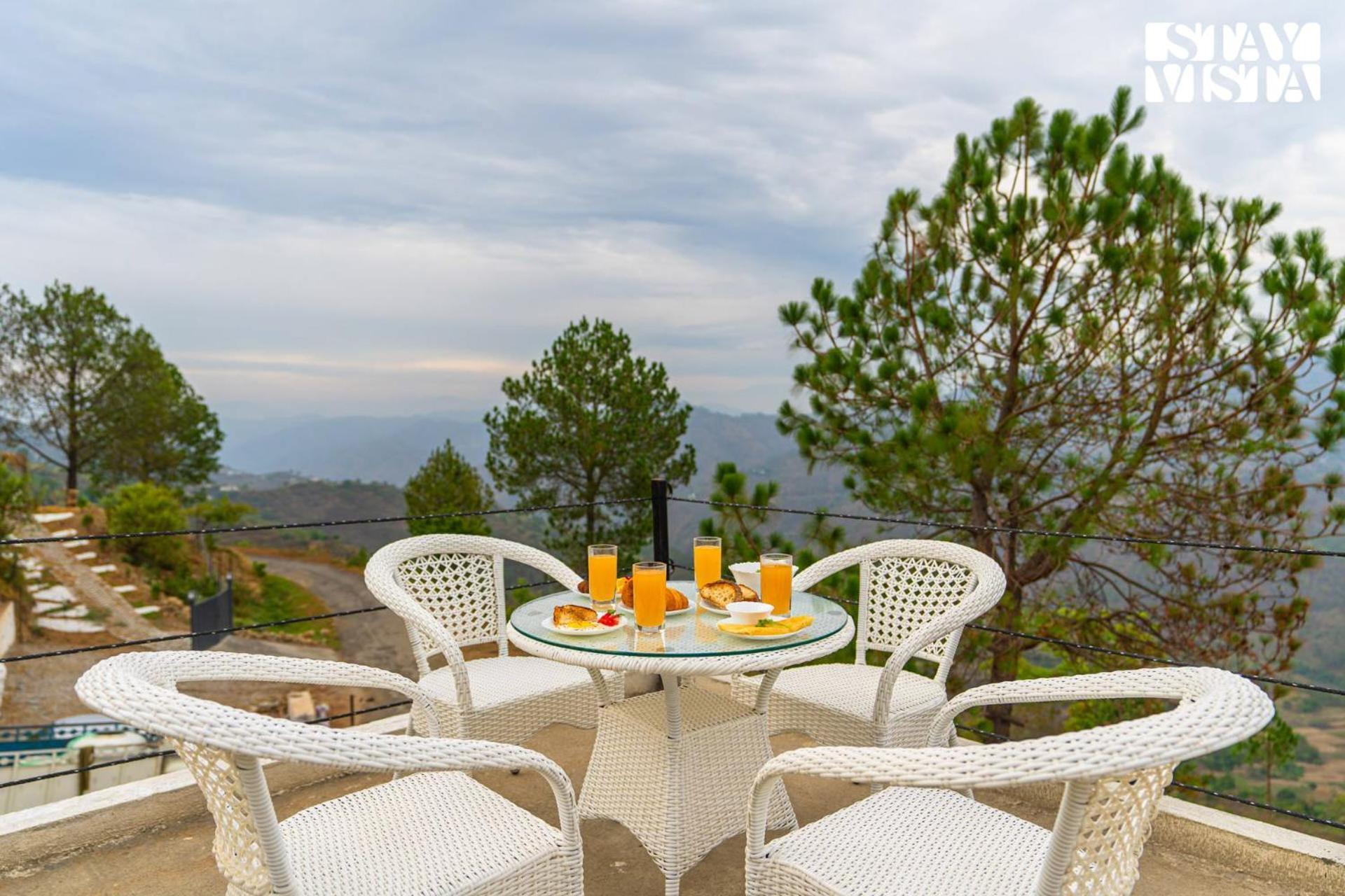 Stayvista At Luna Nova With Outdoor Pool - Ранікгет Екстер'єр фото